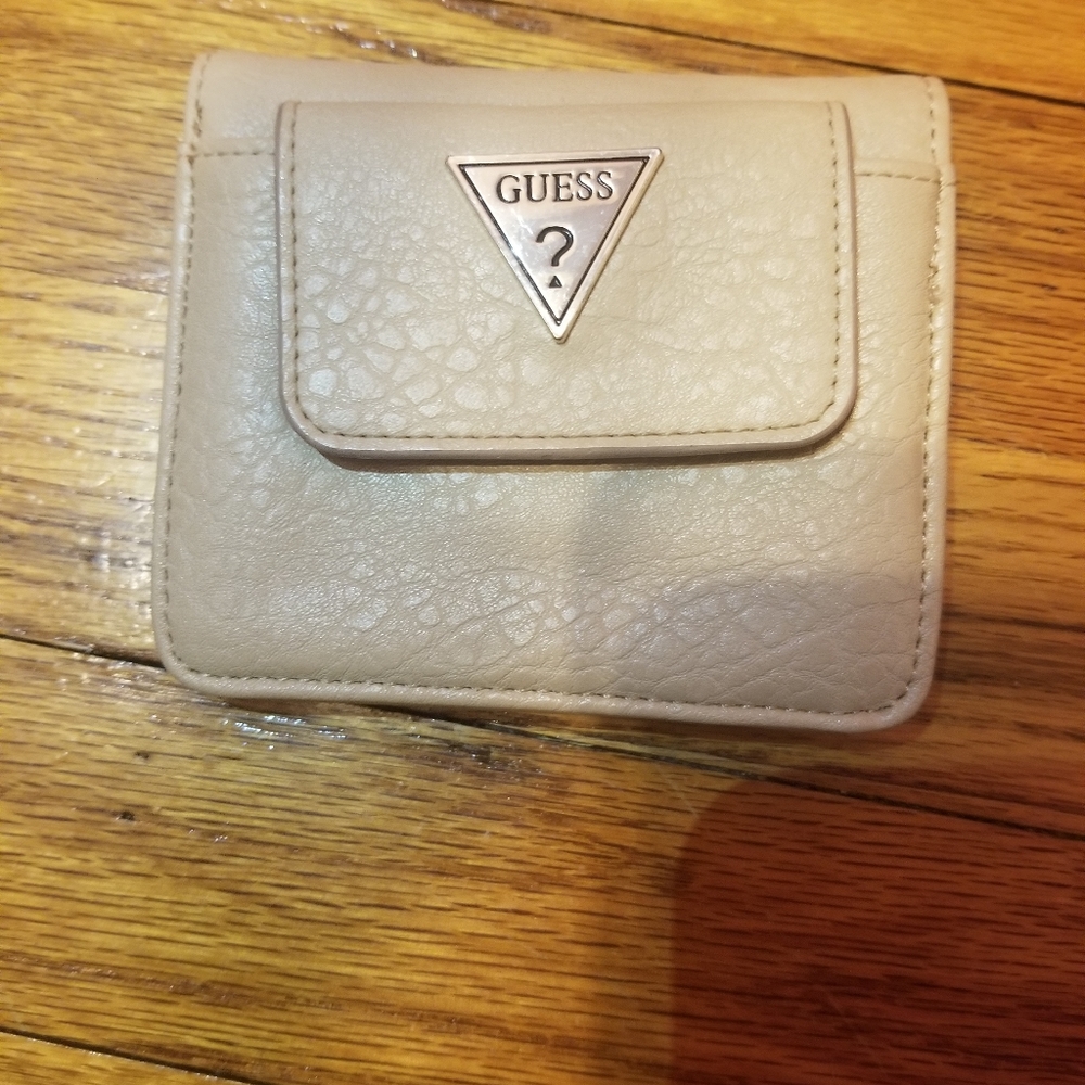 Guess Wallet